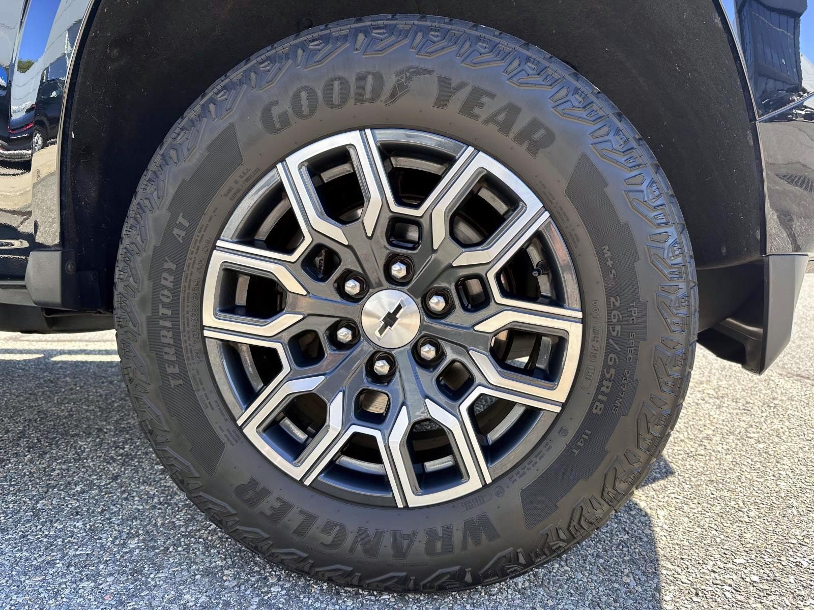 Used 2023 Chevrolet Colorado Z71 w/ Z71 Convenience Package 2 AWD/4WD image 6