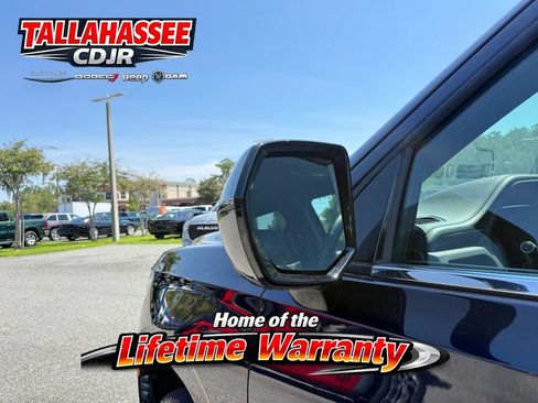 Used 2024 Chevrolet Suburban LT AWD/4WD image 10