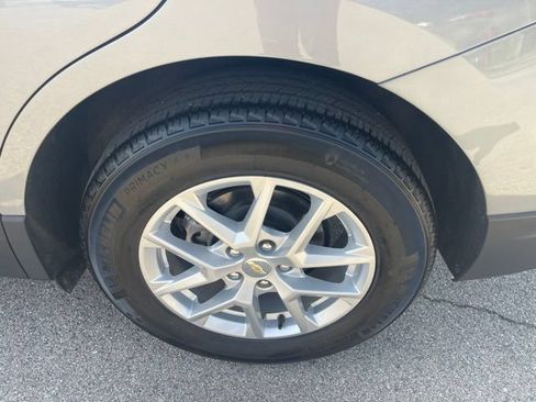 Used 2023 Chevrolet Equinox LT FWD image 29