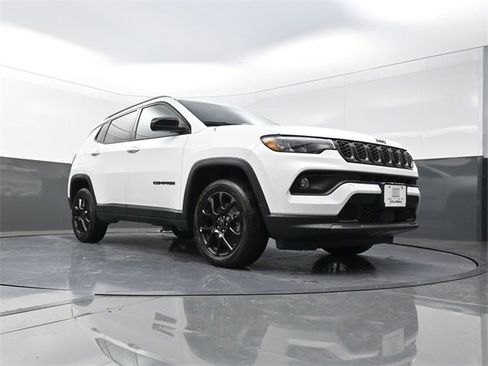 New 2026 Jeep Compass Latitude image 17