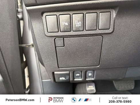 Used 2016 Lexus ES 300h image 18