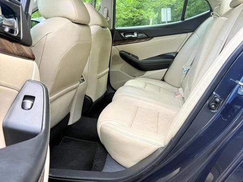 Used 2016 Nissan Maxima Platinum FWD image 28