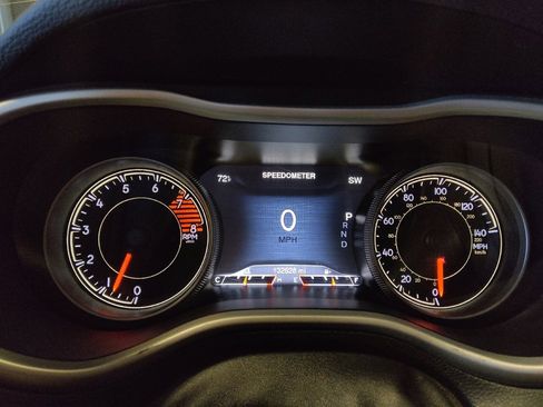 Used 2016 Jeep Cherokee Trailhawk w/ Comfort/Convenience Group image 23