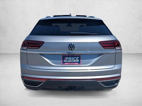 Used 2023 Volkswagen Atlas Cross Sport SE w/ Panoramic Sunroof Package FWD image 6