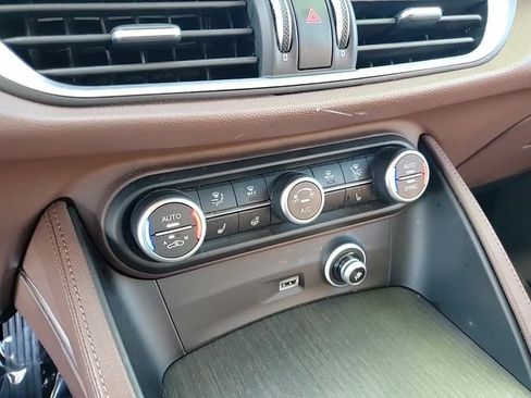 Used 2020 Alfa Romeo Stelvio Ti image 22