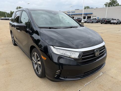 Used 2024 Honda Odyssey Touring image 2