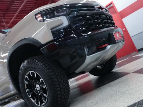 Used 2022 Chevrolet Silverado 1500 ZR2 w/ Technology Package AWD/4WD image 38