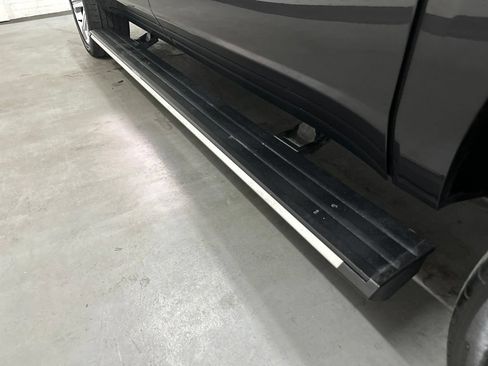 Used 2018 Cadillac Escalade ESV Premium Luxury RWD image 21