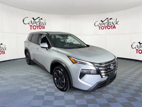 Used 2025 Nissan Rogue SV FWD image 6