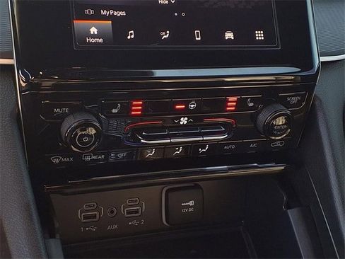 Certified 2025 Jeep Grand Cherokee L Laredo image 9