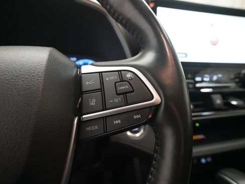Used 2023 Toyota Highlander Limited AWD/4WD image 19