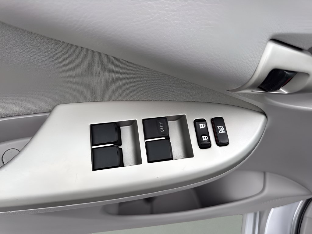 Used 2010 Toyota Corolla LE w/ All Weather Guard Pkg FWD image 20