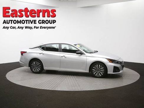 Used 2024 Nissan Altima 2.5 SV image 44