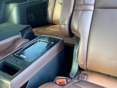 Used 2025 Lincoln Aviator Reserve w/ Equipment Group 201A AWD/4WD image 12