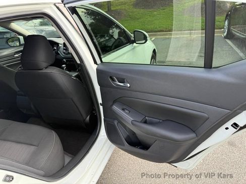 Used 2022 Nissan Altima 2.5 S FWD image 11