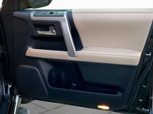 Used 2014 Toyota 4Runner Limited RWD image 22