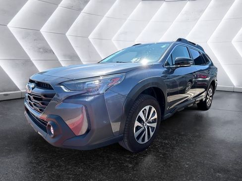 Used 2025 Subaru Outback Premium AWD/4WD image 3