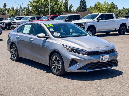 Used 2024 Kia Forte LXS w/ LXS Technology Package FWD image 5