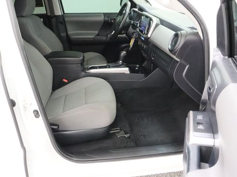 Used 2022 Toyota Tacoma SR5 w/ Technology Package RWD image 35