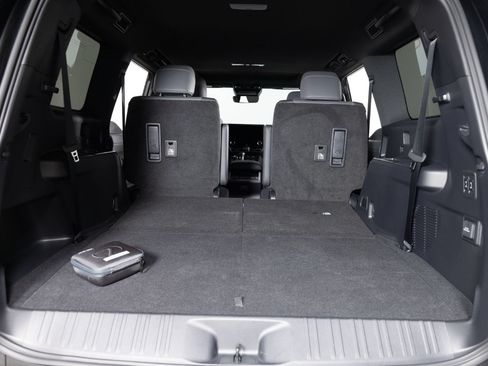 Used 2025 Lexus GX 550 w/ Cold Area Package AWD/4WD image 21