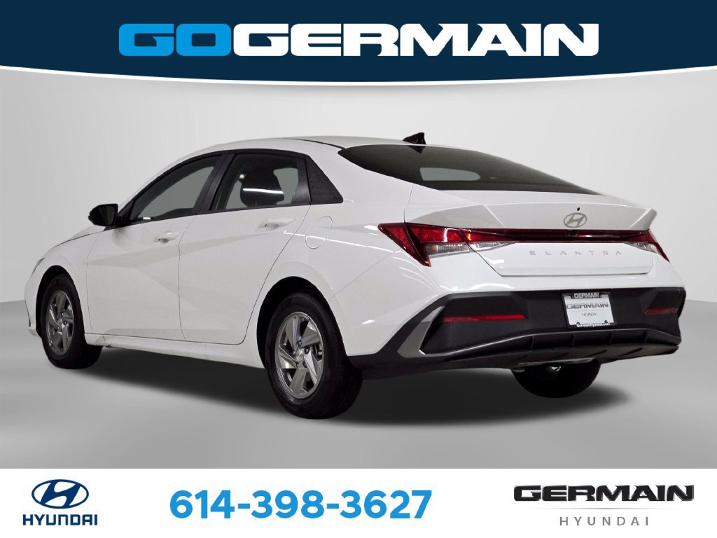 Certified 2026 Hyundai Elantra SE FWD image 10