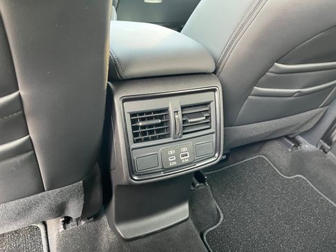 Used 2026 Subaru Forester Limited AWD/4WD image 32