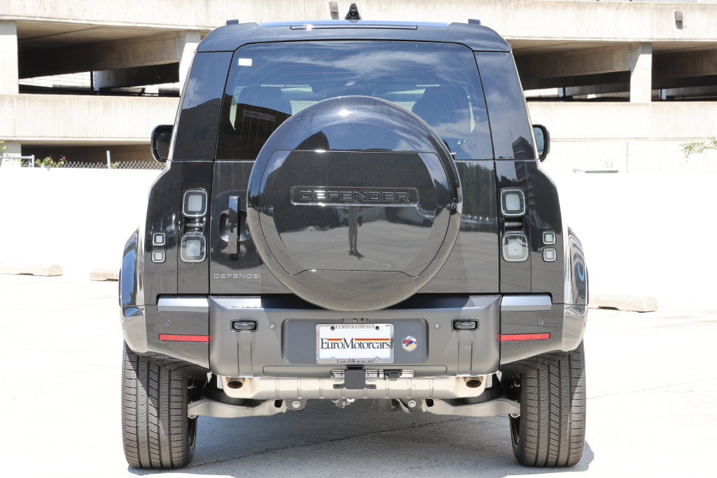 New 2026 Land Rover Defender 110 X-Dynamic SE AWD/4WD image 7