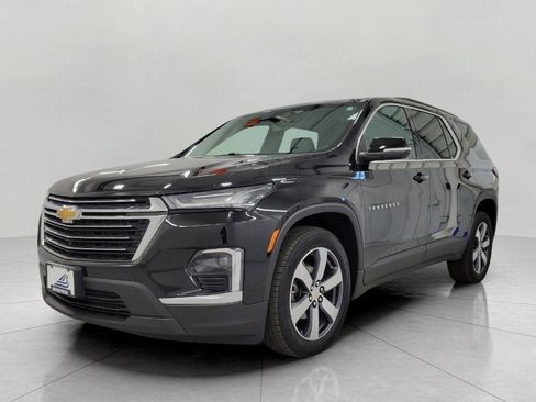 Used 2023 Chevrolet Traverse LT w/ LT Premium Package image 13