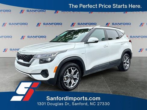 Used 2023 Kia Seltos EX AWD/4WD image 1