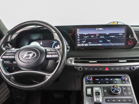 Used 2023 Hyundai Palisade Calligraphy image 17