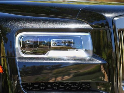 Used 2021 Rolls-Royce Cullinan Black Badge AWD/4WD image 28