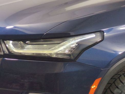 Used 2022 Chevrolet Traverse LS FWD image 10