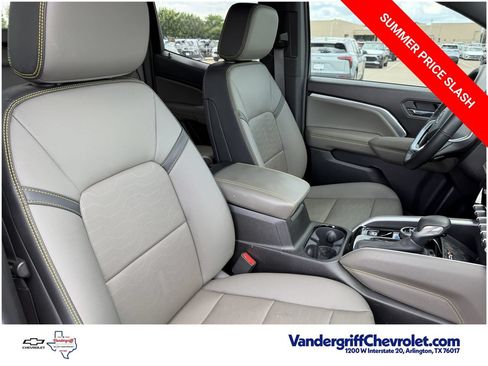Used 2026 Chevrolet Colorado ZR2 w/ Technology Package AWD/4WD image 25