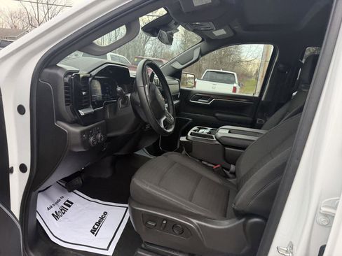Used 2025 Chevrolet Silverado 1500 LT image 12