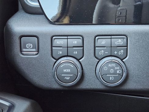 New 2026 Chevrolet Silverado 1500 LTZ w/ LTZ Premium Package image 25