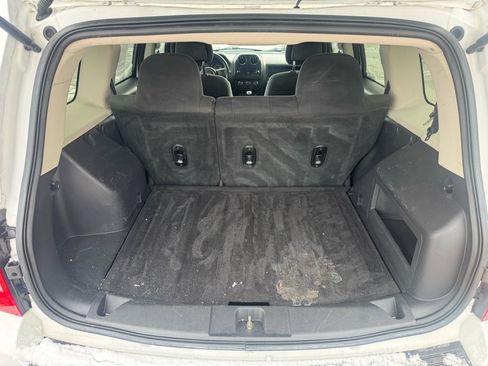 Used 2014 Jeep Patriot Latitude image 9