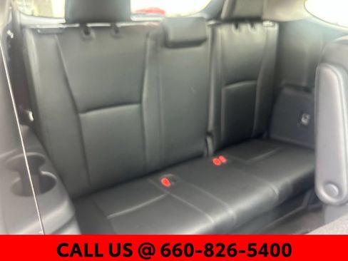 Certified 2024 Toyota Highlander Platinum AWD/4WD image 13