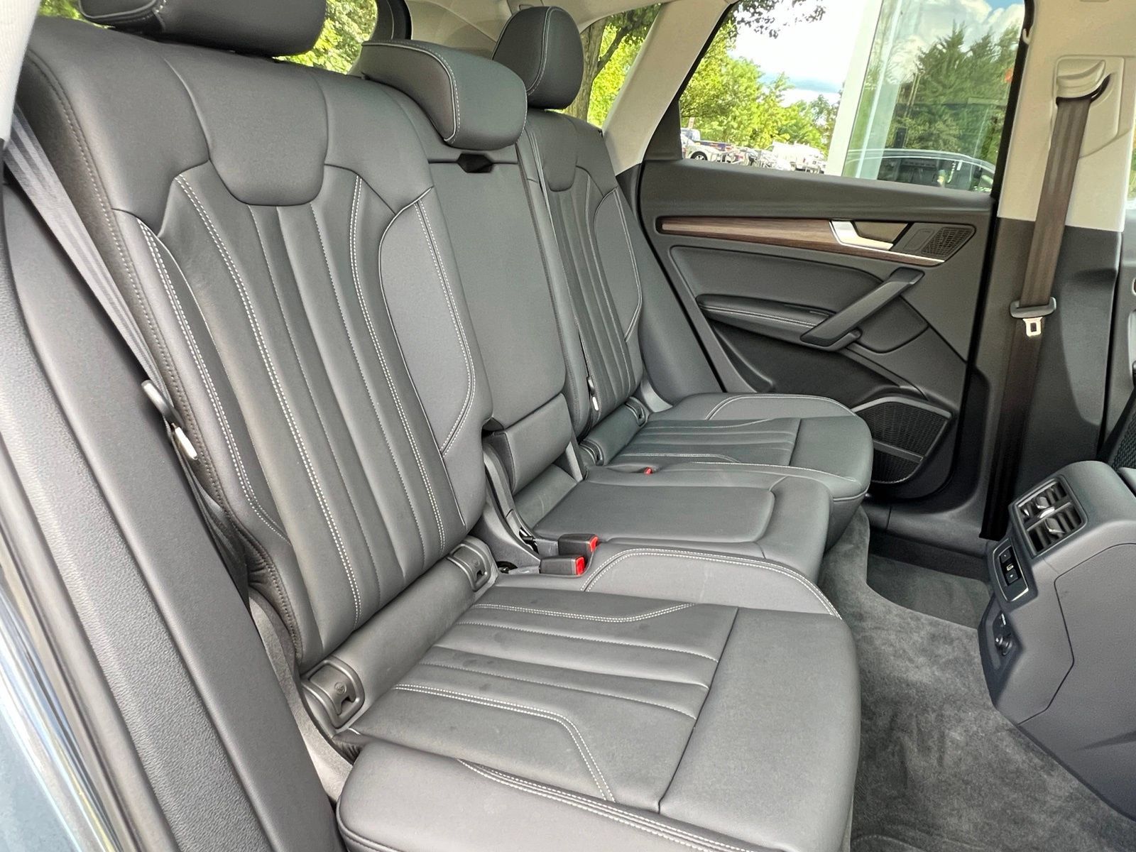 Used 2025 Audi Q5 e Premium Plus w/ Premium Plus Package AWD/4WD image 26
