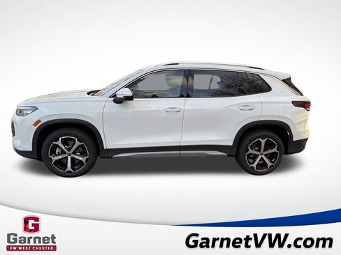 New 2026 Volkswagen Tiguan SE image 2