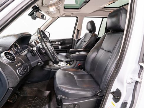 Used 2016 Land Rover LR4 HSE LUX image 17