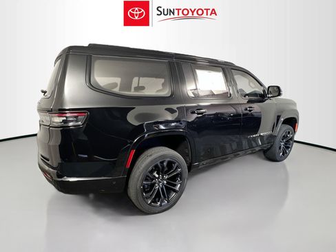 Used 2022 Jeep Grand Wagoneer Series II image 4