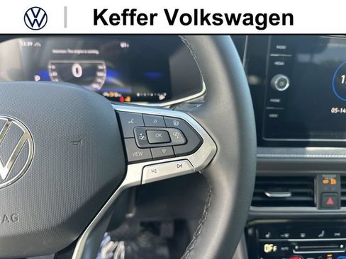 New 2026 Volkswagen Taos SE AWD/4WD image 18