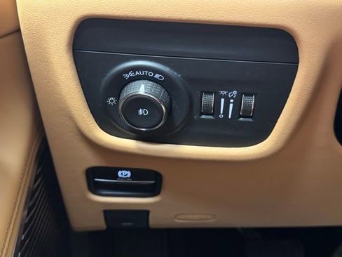 Used 2022 Jeep Grand Cherokee Summit AWD/4WD image 15