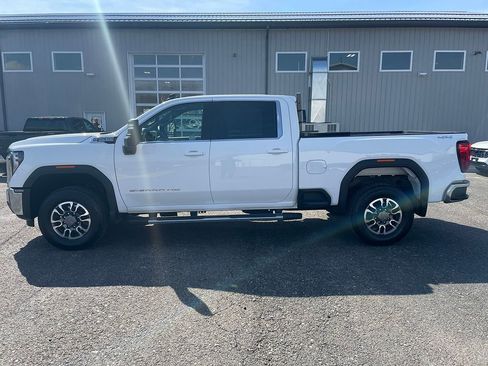Used 2025 GMC Sierra 2500 SLE w/ Preferred Package image 16