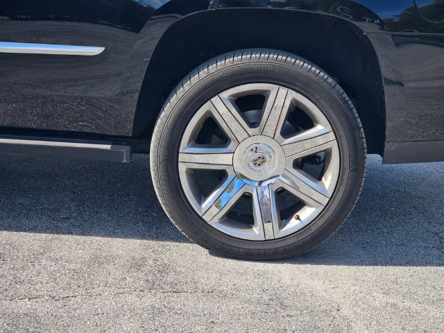 Used 2015 Cadillac Escalade Premium RWD image 4