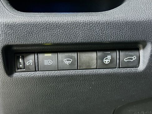 Used 2019 Toyota RAV4 XSE image 17