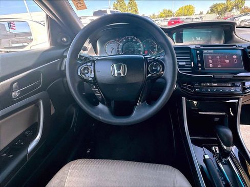 Used 2017 Honda Accord EX image 8