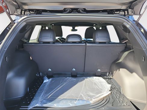 New 2026 Jeep Compass Latitude image 12