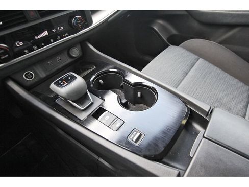 Used 2023 Nissan Rogue SV image 22