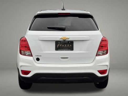Used 2020 Chevrolet Trax LS w/ Tint and Cruise Package FWD image 4